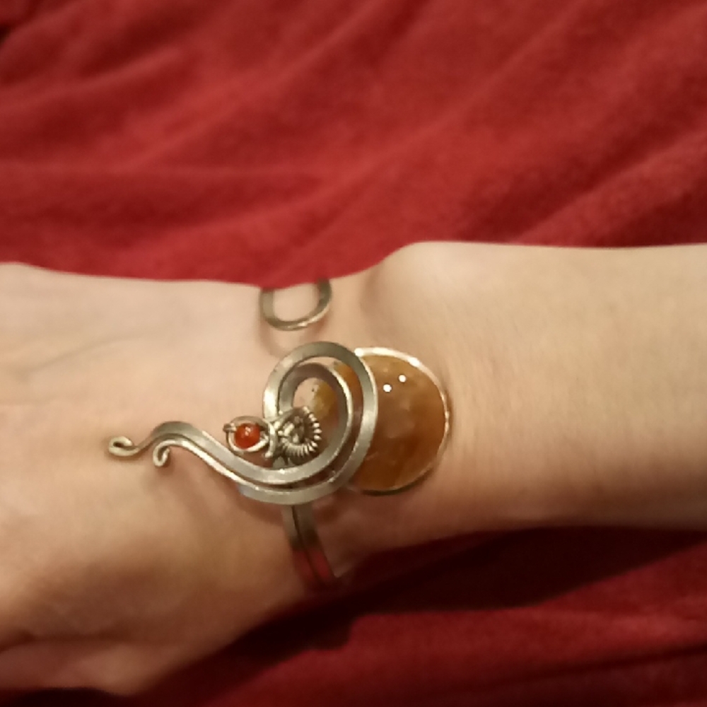 Elegant Silver and Brown Swirl Bracelet New